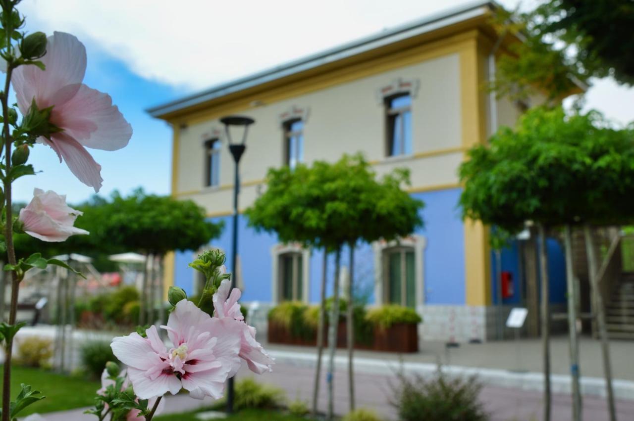 Borgo Stazione Bike Inn Valeggio sul Mincio Luaran gambar